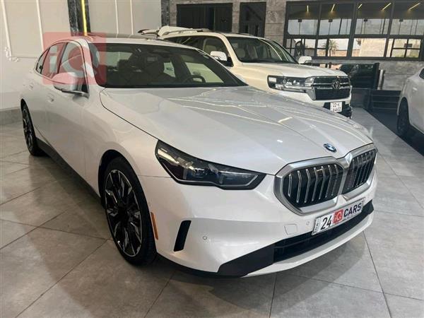 بی ئێم دەبڵیو سیریەس 5 2024  بۆ فرۆشتن لە عێراق - موسڵ